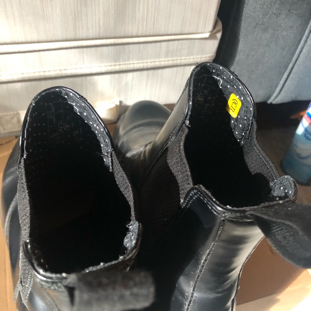 DR. MARTENS/DOC MARTENS Flora Chelsea Boot (Black Polished Smooth Leather) - Picture 6 of 8